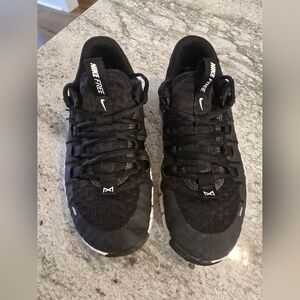 Nike Free Metcon Training Sneakers – Black/White (Women’s 5.5)